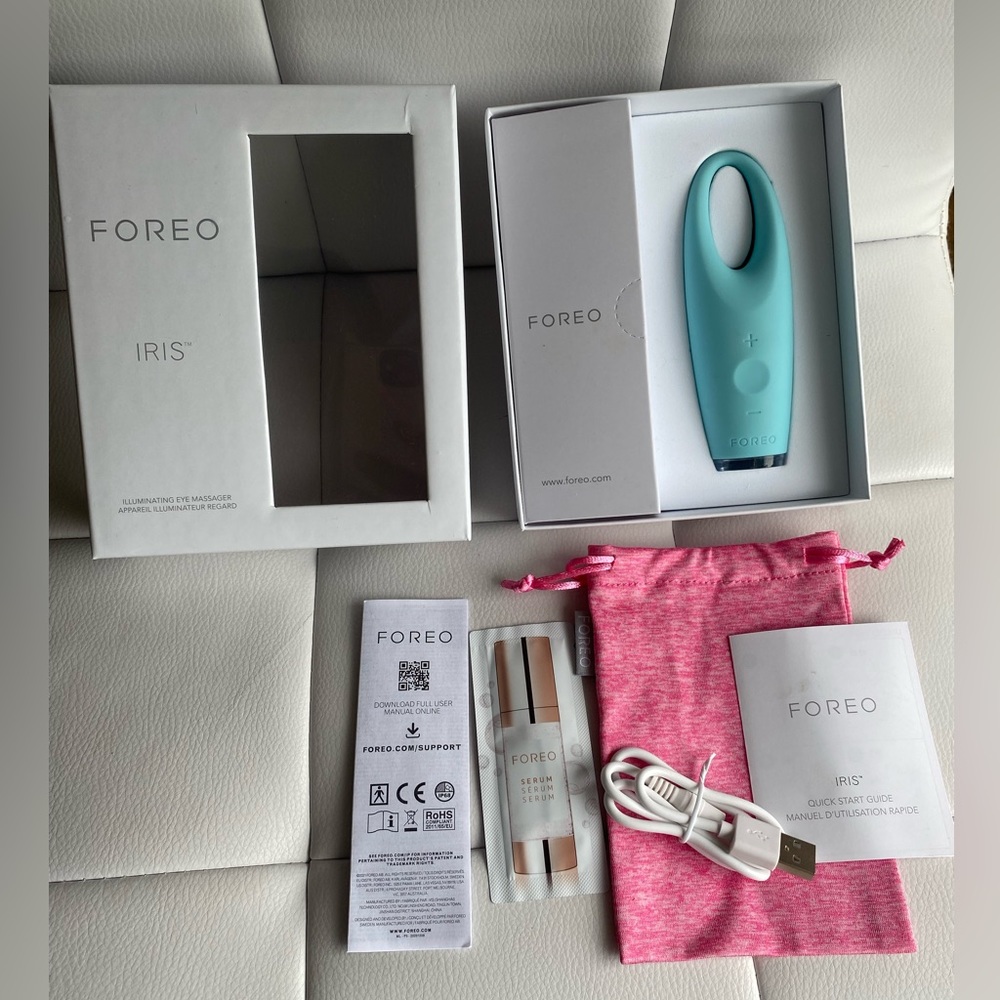 FOREO Iris Illuminating Eye Massager